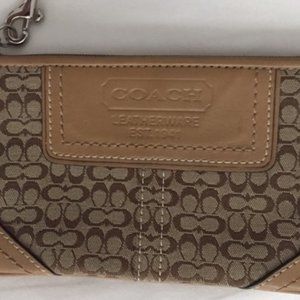 Coach Wristlet - Excellent Condition
